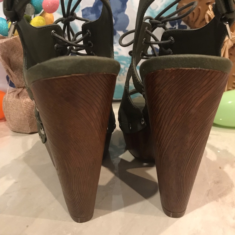 New Guess - Picture 3 of 5